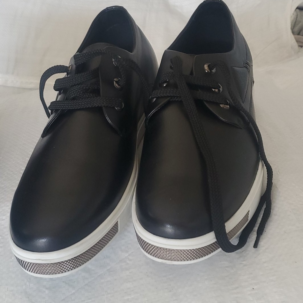 Toto Men's shoes Size 11.5